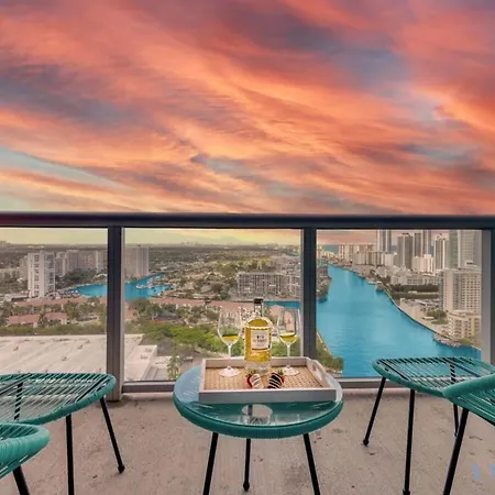 Infinite View - Balcony - Resort - Pool - Gym